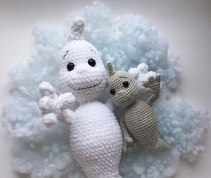 Hackovane hacky, hackovane a vysivane obleceni pro deti a dospele, muze a zeny, hackovane doplnky, hackovane sperky, pokojove dekorace, hracky amigurumi. Stranky jsou urceny pro zkusene mistryne i zacatecniky. Mistrovske kurzy jsou placene i zdarma. Uzitecne rady k peci o pletene vyrobky. Jak vybrat spravnou prizi, jak provest kalkulaci vyrobku, jak napsat mistrovskou tridu