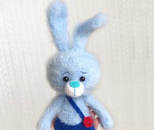 Hackovane hacky, hackovane a vysivane obleceni pro deti a dospele, muze a zeny, hackovane doplnky, hackovane sperky, pokojove dekorace, hracky amigurumi. Stranky jsou urceny pro zkusene mistryne i zacatecniky. Mistrovske kurzy jsou placene i zdarma. Uzitecne rady k peci o pletene vyrobky. Jak vybrat spravnou prizi, jak provest kalkulaci vyrobku, jak napsat mistrovskou tridu.